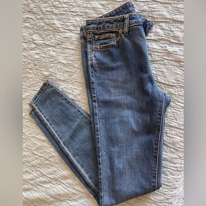 Prana denim /medium wash / skinny style / size 6/28 in excellent condition